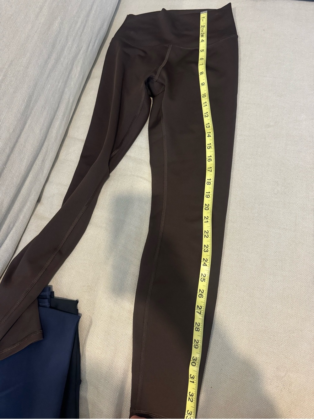 ALO Yoga Brown High-Waist Airlift Legging - Picture 3 of 3